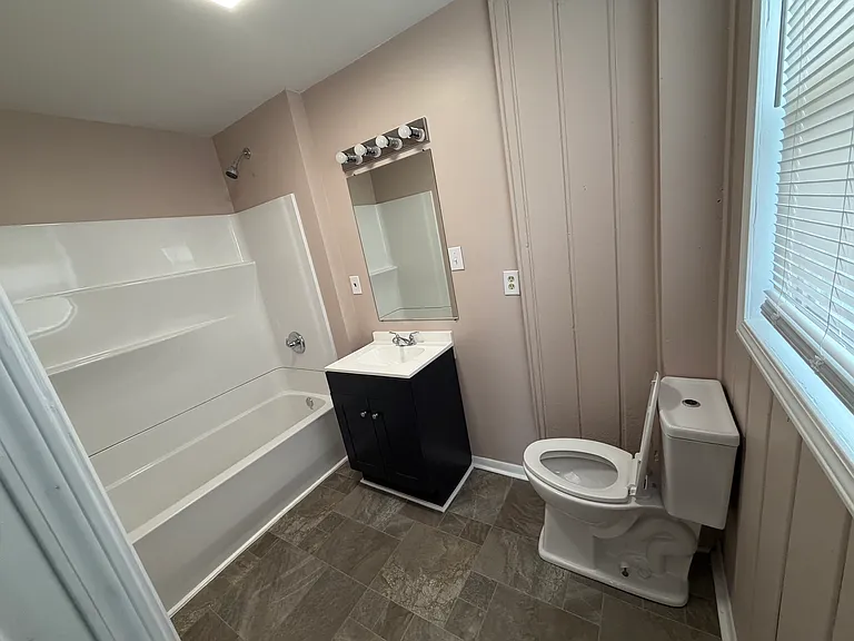 308 S 15th St — Photo 3