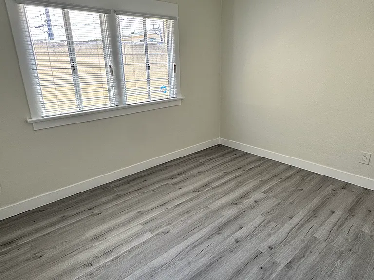 963 W 9th St #975 — Photo 7