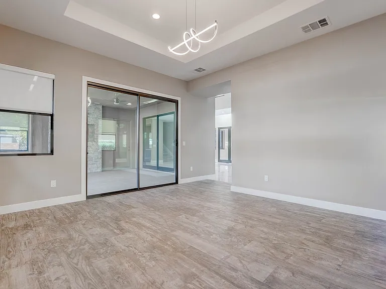86 Pristine Glen St — Photo 11