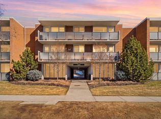 1616 8th Ave NW #222, Calgary, AB T2N 1C3