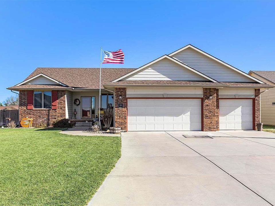 1st image of 11 Bluestem Dr