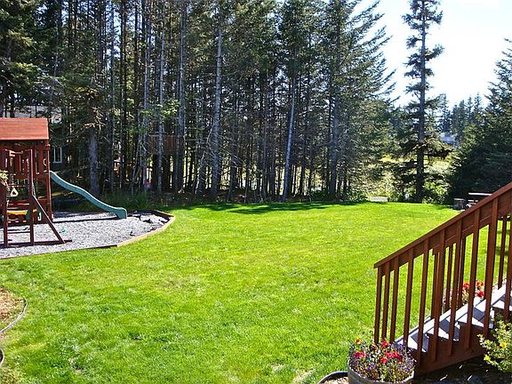 yard view towards pond