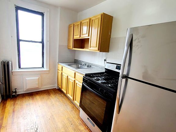 5th image of 805 Tinton Ave #2