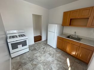 41-21 54th St #3B, Woodside, NY 11377