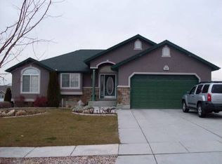 2406 W 2500 N, Clinton, UT 84015