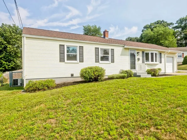 11 Mountainview St, Chicopee, MA 01020
