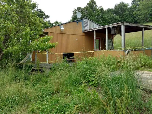 414 Shipe Run Rd, Washington, PA 15301