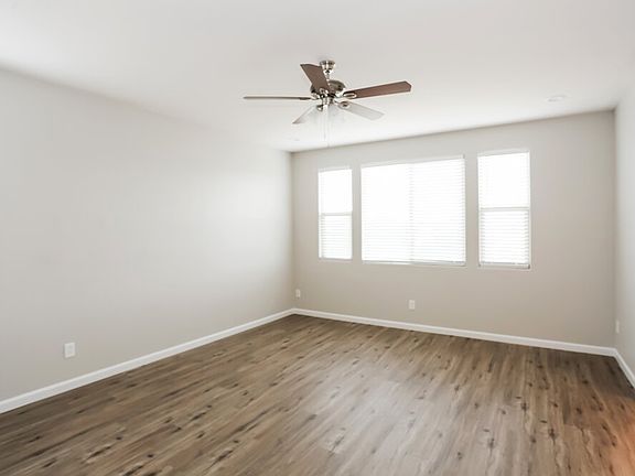 4th image of 7213 W Jones Ave