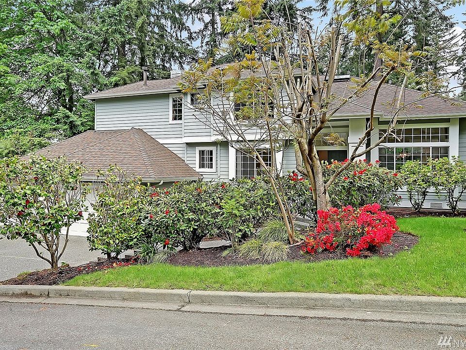1st image of 4000 NE 196th Ct