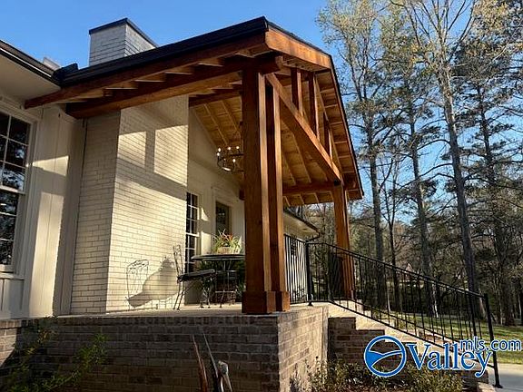 3rd image of 3715 Fall Bluff Dr SW