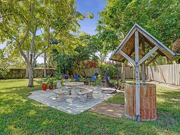 5th image of 2417 NW 6th Avenue