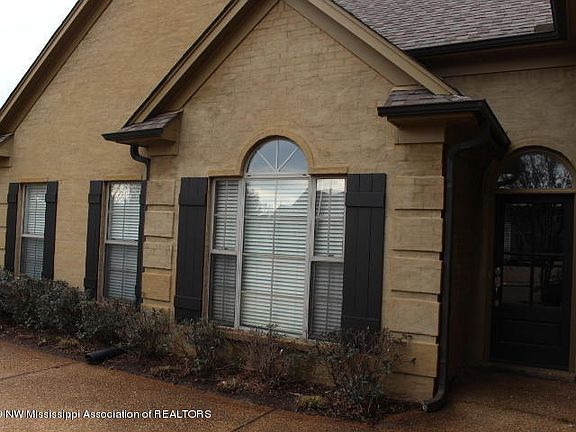 3rd image of 1242 Heritage Dr S