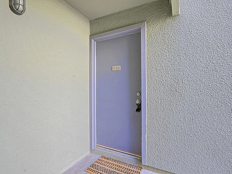 740 W Elm St #116 — Photo 19
