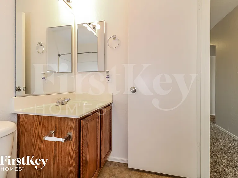 1071 S 224th Ln — Photo 14