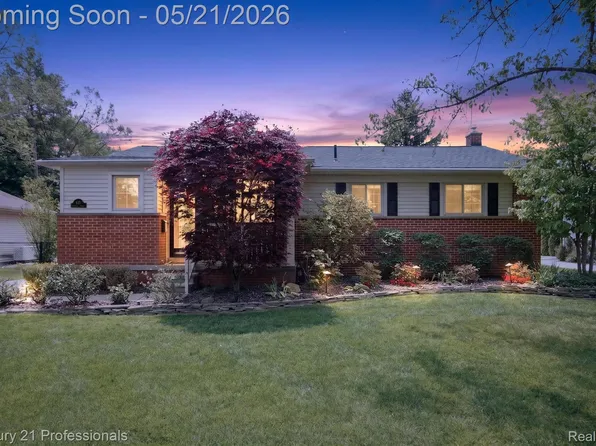 635 Simpson St, Plymouth, MI 48170