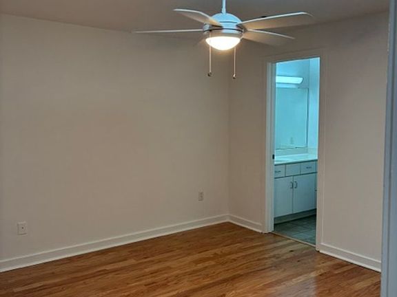 4th image of 420 E Main St APT 4