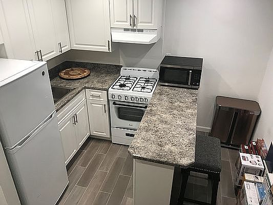 3rd image of 211 Thompson St #1LH