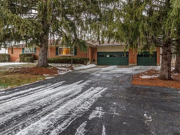 3rd image of 8443 Betal Ct