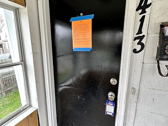 2nd image of 413 Howard St SE #413