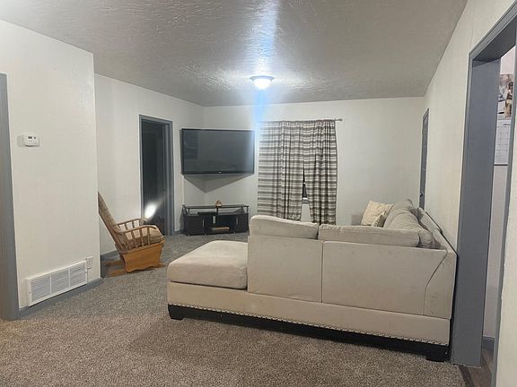 5th image of 832 7th St