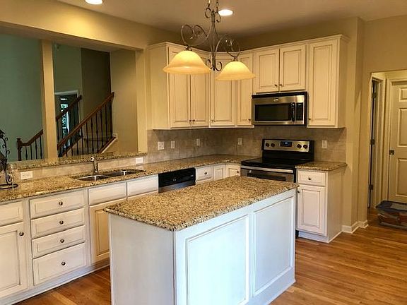 5th image of 511 Montego Ct #512