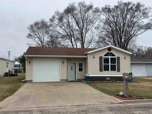 1529 S 12th St, Prairie Du Chien, WI 53821