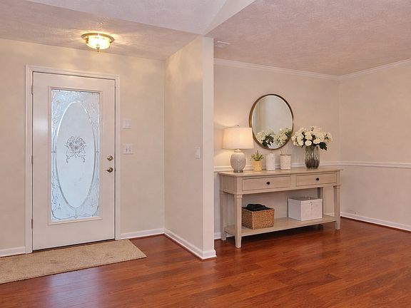 3rd image of 154 Leighs Grove Ct