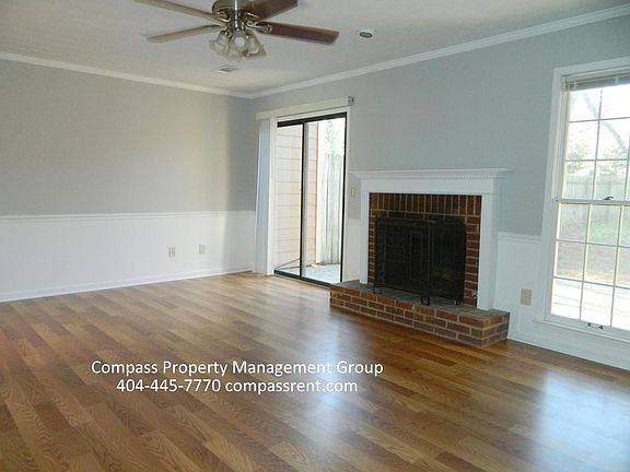 2nd image of 2945 Governors Ct