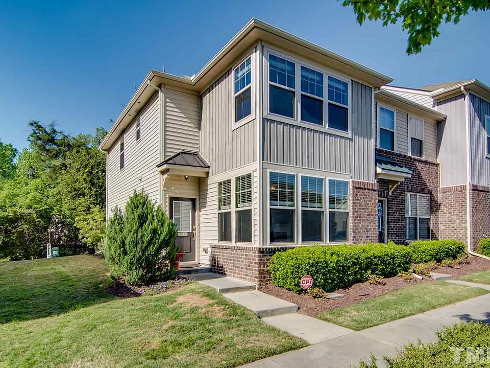1st image of 228 Mount Evans Dr