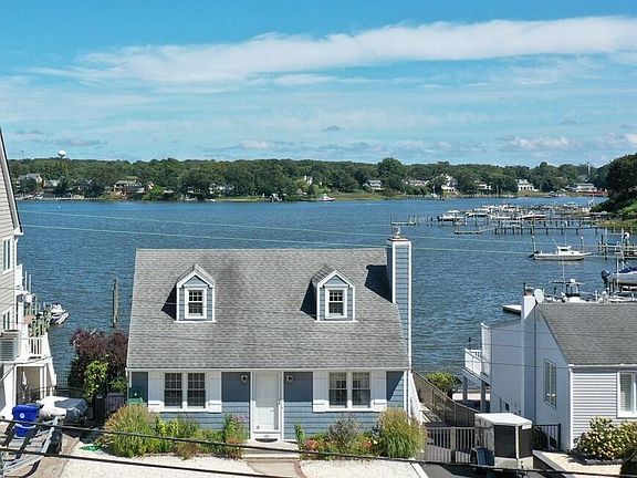 2nd image of 203 Riverside Drive N
