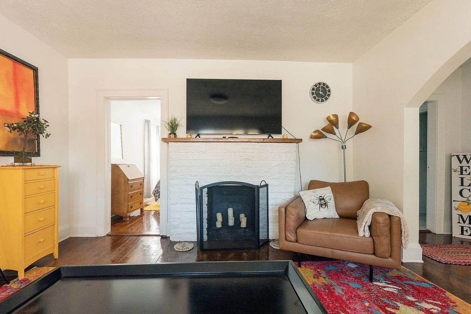 3 bed, 2.0 bath, 1388 sqft, $4,867 — Photo 2