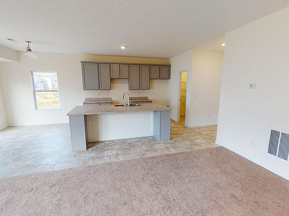 3rd image of 5369 Shannon Square Dr