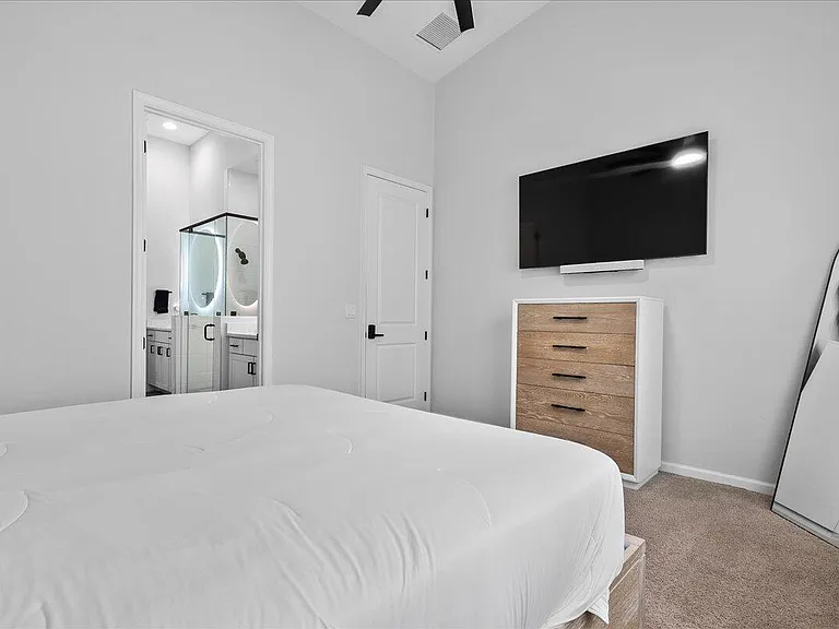 16493 Helix Ct — Photo 7