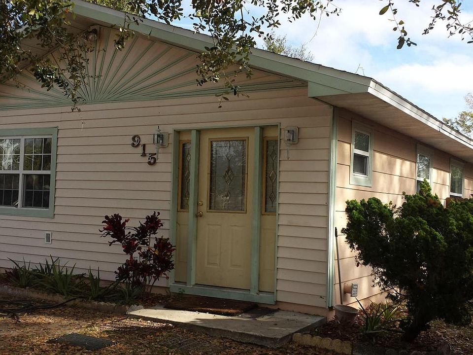 1st image of 915 1st Ave