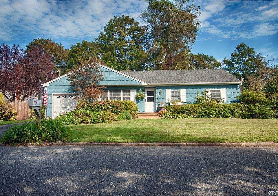 2301 Louis Kossuth Ave, Ronkonkoma, NY 11779 Zillow