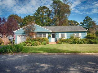 2301 Louis Kossuth Ave, Ronkonkoma, NY 11779