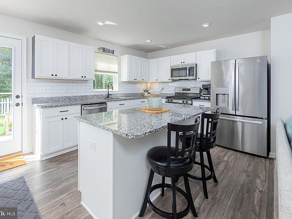 3rd image of 70 Galleria Dr