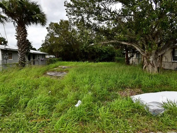 1906 Avenue K, Fort Pierce, FL 34950