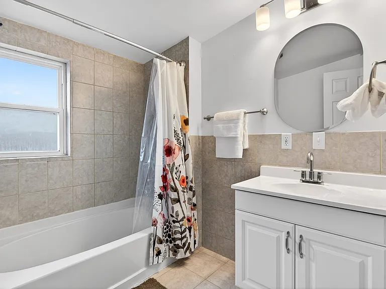 138 W Loretta Ave — Photo 36