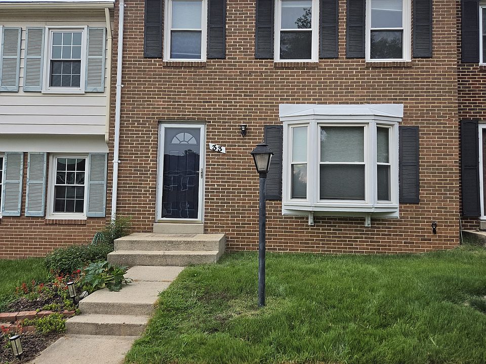 1st image of 33 Marwood Ct