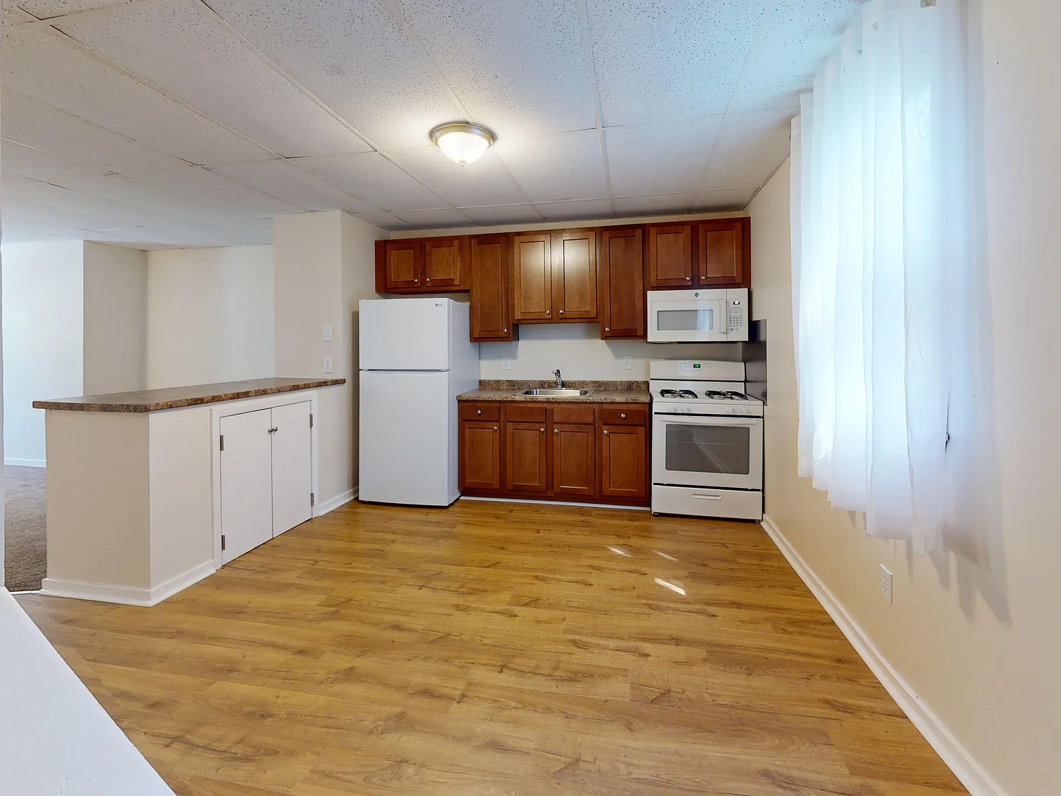 3 bed, 1188 sqft, $150 — Photo 2