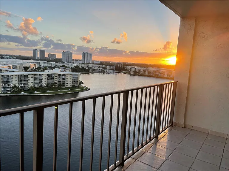 18151 NE 31st Ct #1411 — Photo 9