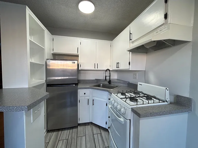 238 South Serrano Ave — Photo 33