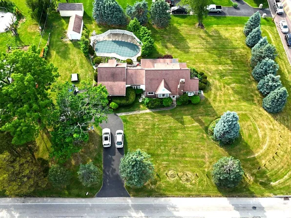 2438 Pine Rd, Huntingdon Valley, PA 19006