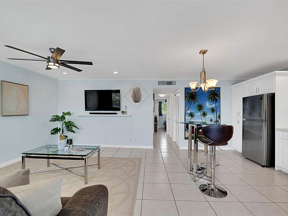 5th image of 2860 NE 14th Street Causeway #306D