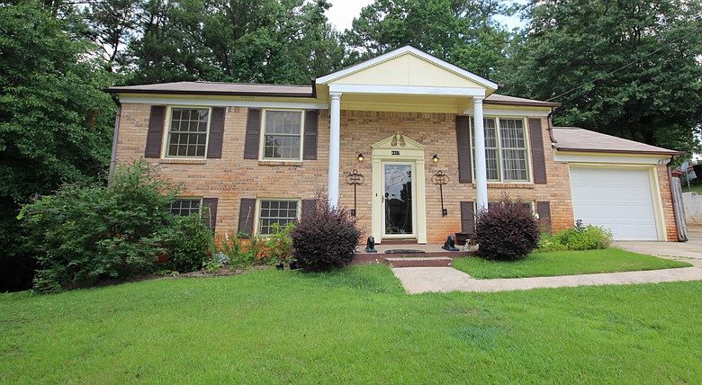 1st image of 4417 Carrollwood Dr
