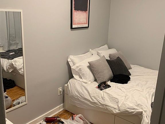 5th image of 302 E 3rd St APT 4B