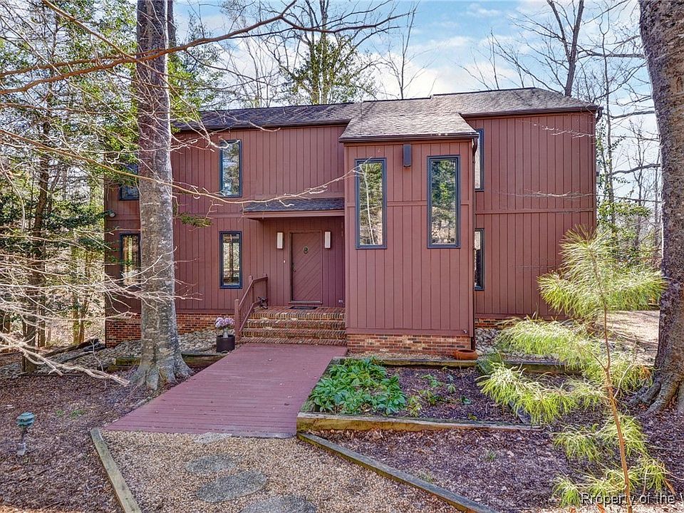 1st image of 104 Crestwood Dr