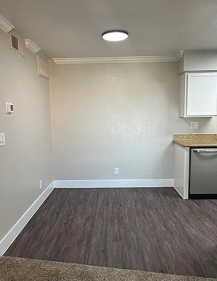 Sevilla Apartments and Condominiums — Photo 3