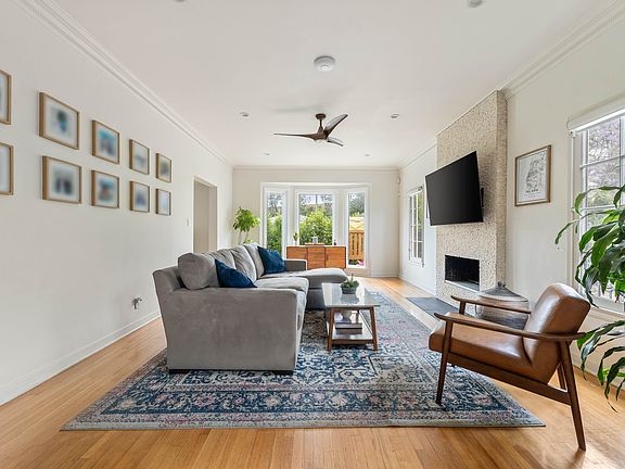 4th image of 2818 S Holt Ave